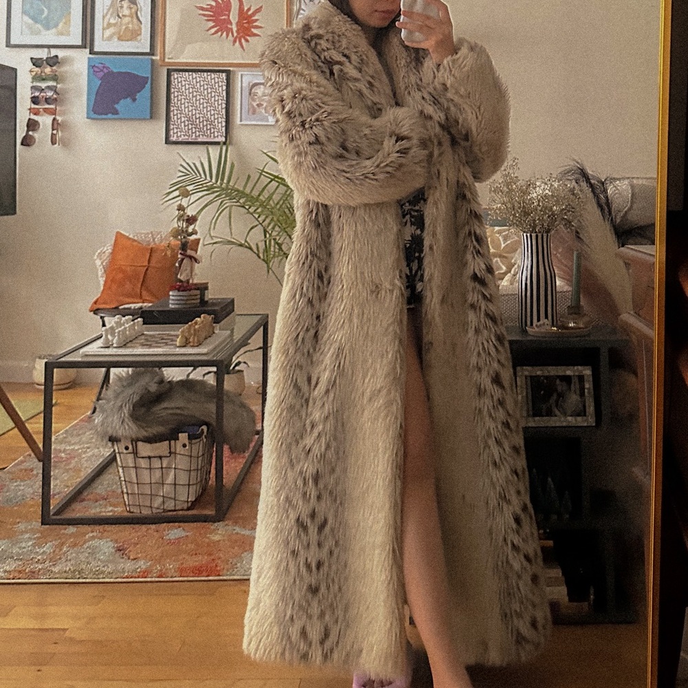 *VINTAGE* Faux Fur Coat